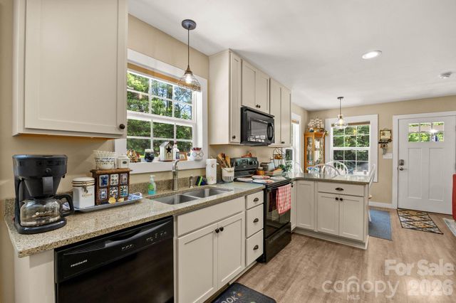 54 Thad Johnson Road, Saluda, NC 28773