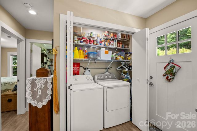 54 Thad Johnson Road, Saluda, NC 28773