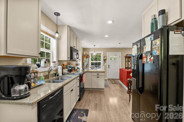 54 Thad Johnson Road, Saluda, NC 28773