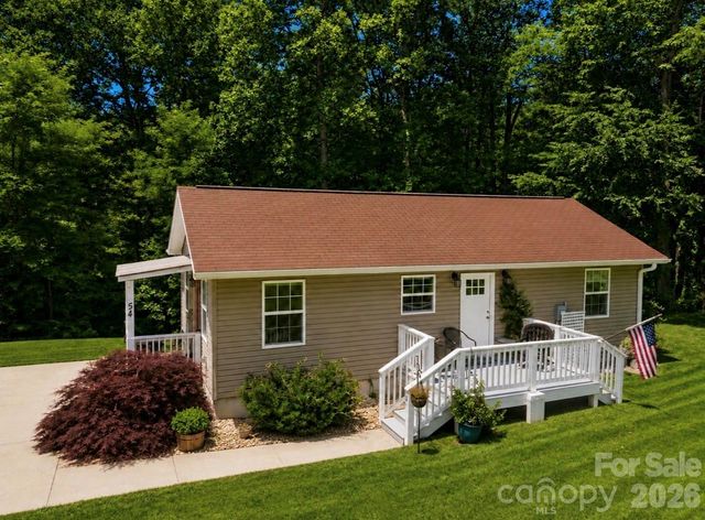 54 Thad Johnson Road, Saluda, NC 28773