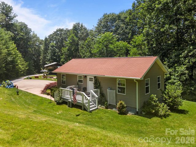 54 Thad Johnson Road, Saluda, NC 28773