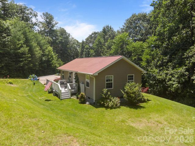 54 Thad Johnson Road, Saluda, NC 28773
