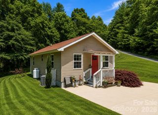54 Thad Johnson Road, Saluda, NC 28773