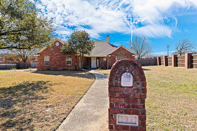 102 Fairway, Chandler, TX 75758