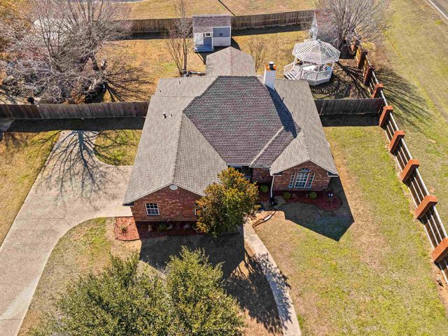 102 Fairway, Chandler, TX 75758