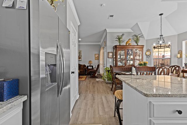 102 Fairway, Chandler, TX 75758