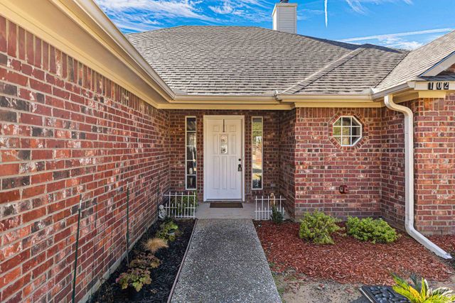 102 Fairway, Chandler, TX 75758
