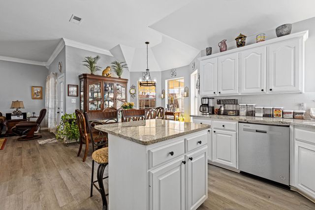 102 Fairway, Chandler, TX 75758