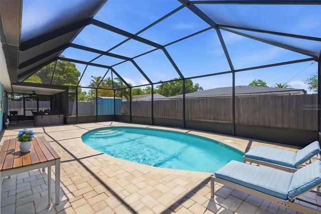 9276 N 79TH AVENUE, Seminole, FL 33777