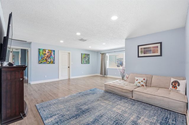 9276 N 79TH AVENUE, Seminole, FL 33777