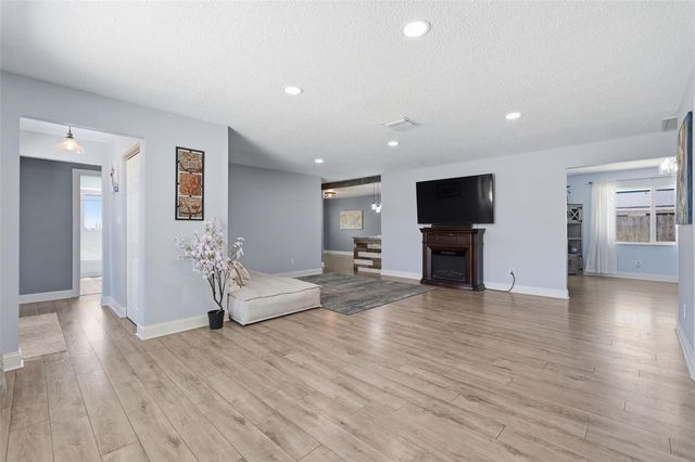 9276 N 79TH AVENUE, Seminole, FL 33777