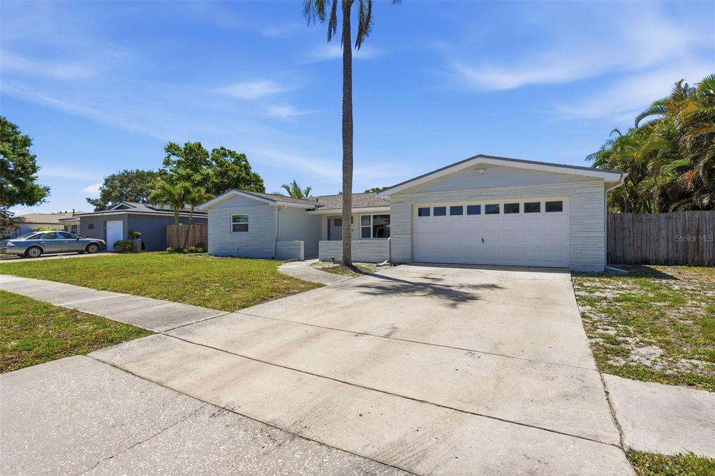 9276 N 79TH AVENUE, Seminole, FL 33777