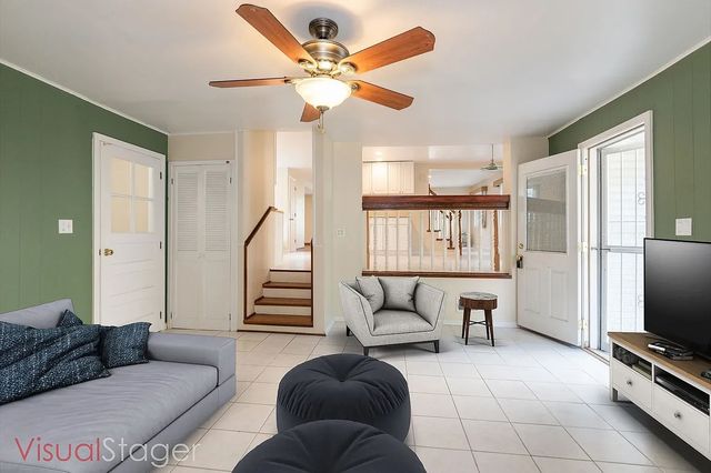 919 Greenwood Avenue, Deerfield, IL 60015