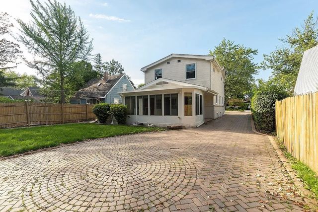 919 Greenwood Avenue, Deerfield, IL 60015