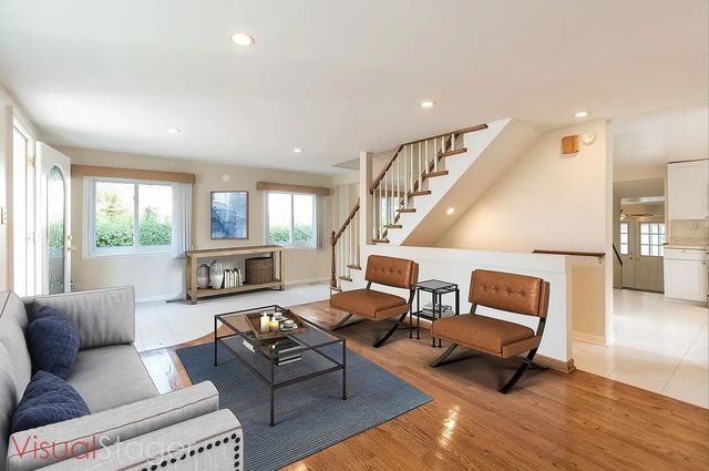 919 Greenwood Avenue, Deerfield, IL 60015