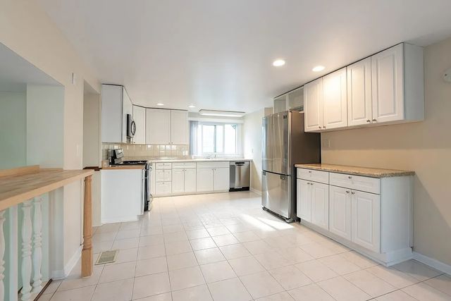 919 Greenwood Avenue, Deerfield, IL 60015