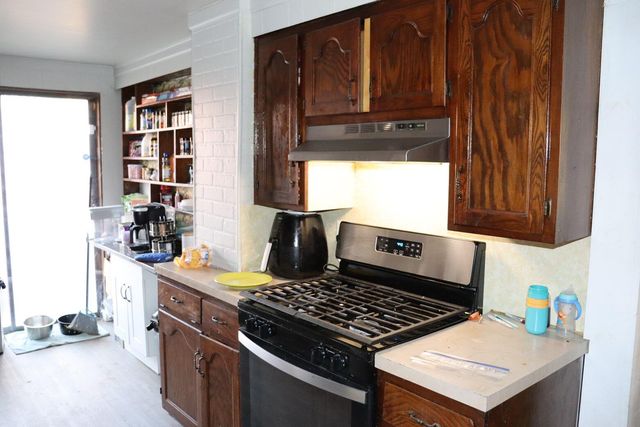 2423 W Olive Street, Springfield, MO 65802