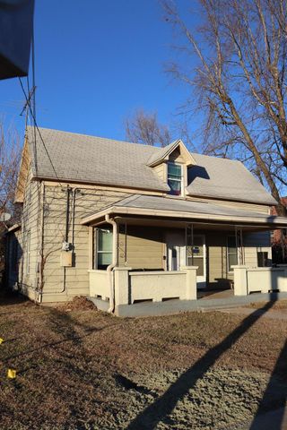 2423 W Olive Street, Springfield, MO 65802