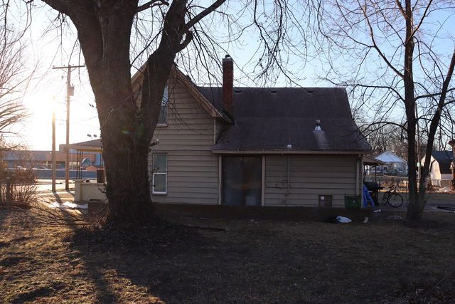 2423 W Olive Street, Springfield, MO 65802