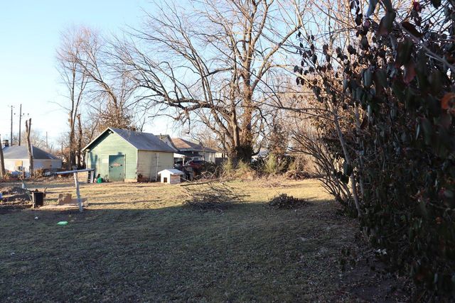 2423 W Olive Street, Springfield, MO 65802