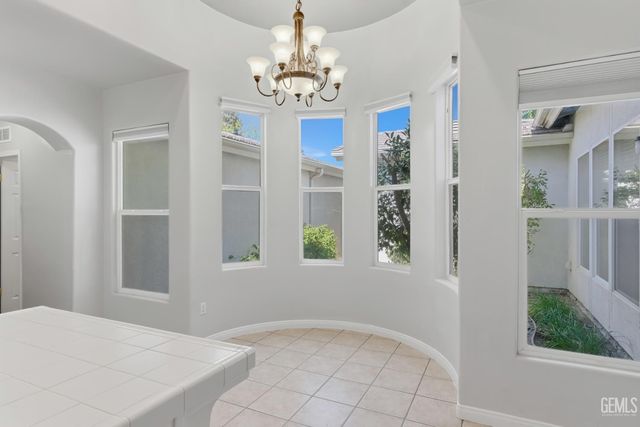 2812 Chiselhurst Court, Bakersfield, CA 93311