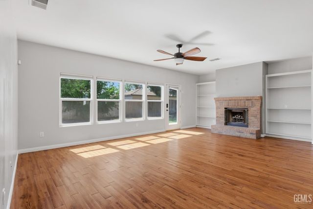 2812 Chiselhurst Court, Bakersfield, CA 93311