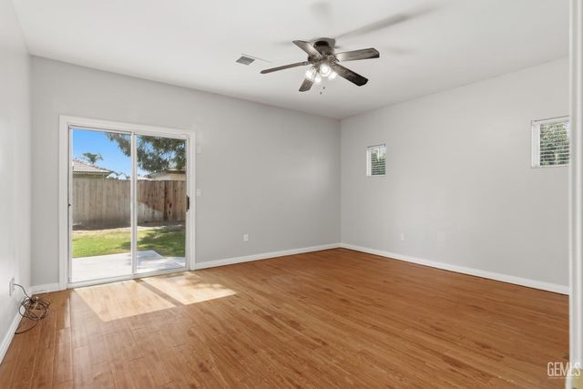 2812 Chiselhurst Court, Bakersfield, CA 93311