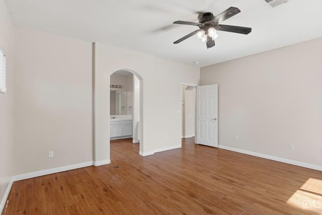 2812 Chiselhurst Court, Bakersfield, CA 93311