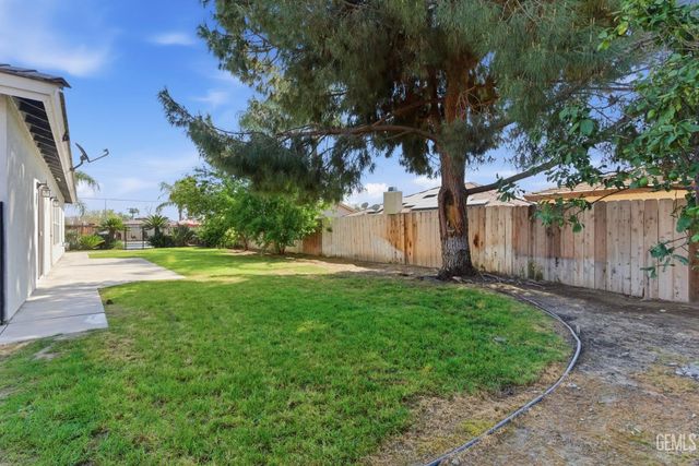 2812 Chiselhurst Court, Bakersfield, CA 93311