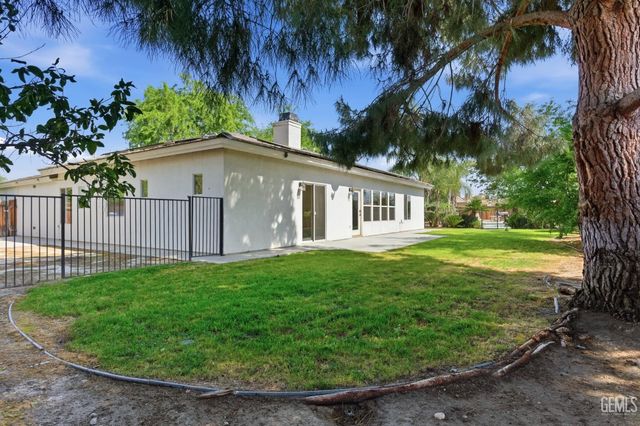 2812 Chiselhurst Court, Bakersfield, CA 93311