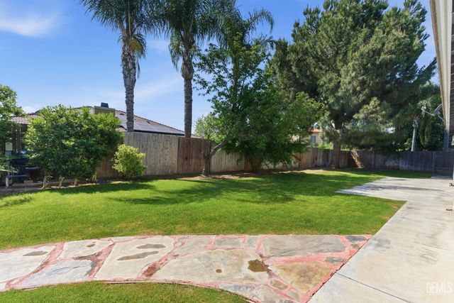 2812 Chiselhurst Court, Bakersfield, CA 93311
