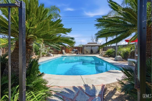 2812 Chiselhurst Court, Bakersfield, CA 93311