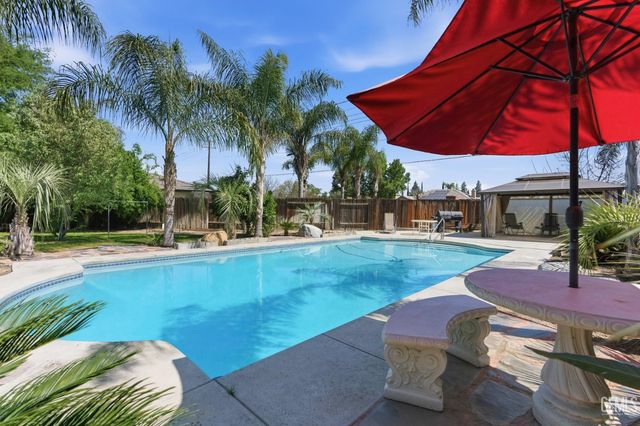 2812 Chiselhurst Court, Bakersfield, CA 93311