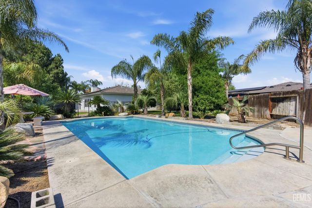 2812 Chiselhurst Court, Bakersfield, CA 93311