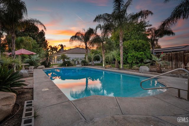 2812 Chiselhurst Court, Bakersfield, CA 93311