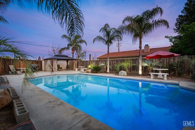 2812 Chiselhurst Court, Bakersfield, CA 93311