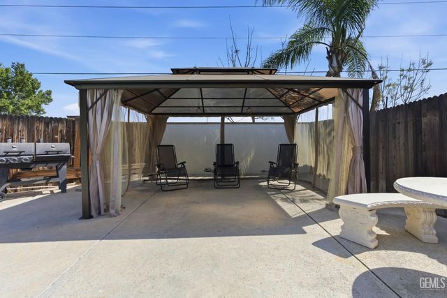 2812 Chiselhurst Court, Bakersfield, CA 93311