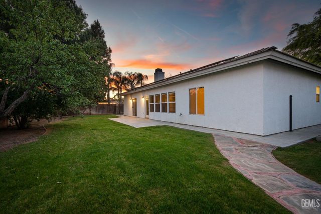 2812 Chiselhurst Court, Bakersfield, CA 93311