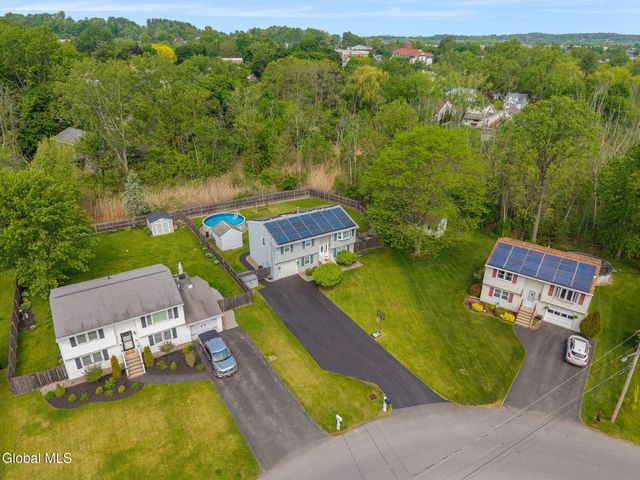 32 Scully Avenue, Colonie, NY 12110