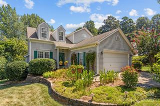 165 W Walnut Avenue, Mount Holly, NC 28120