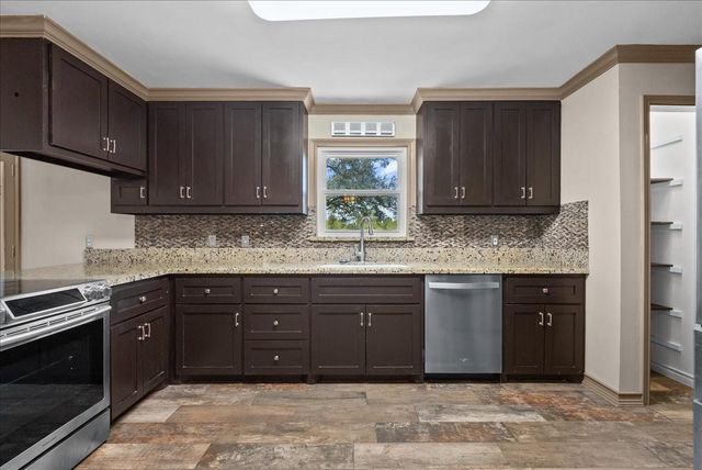4215 County Road 182, Alvin, TX 77511