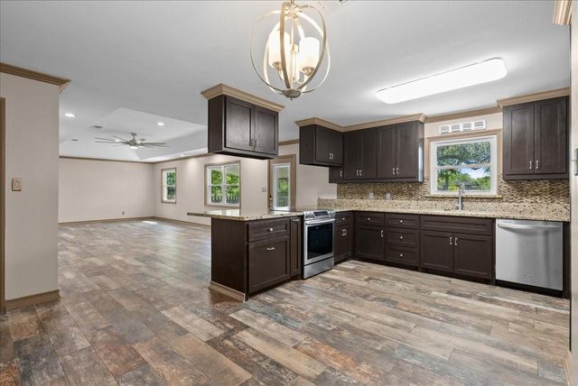 4215 County Road 182, Alvin, TX 77511