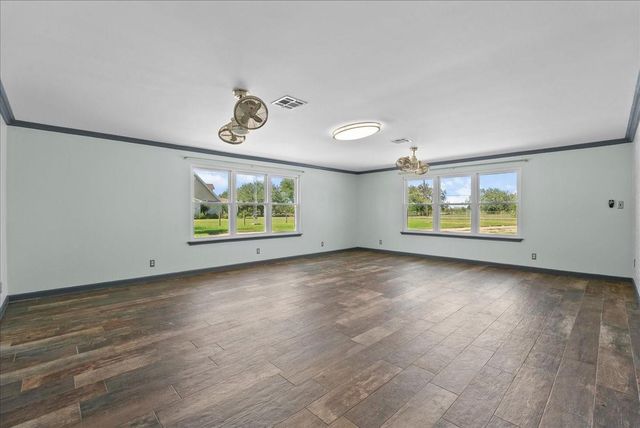 4215 County Road 182, Alvin, TX 77511