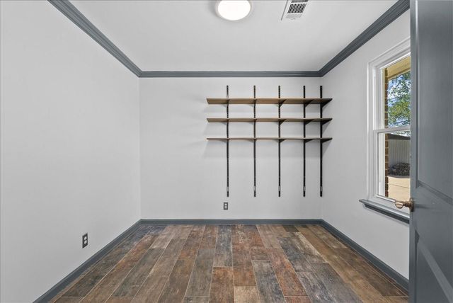 4215 County Road 182, Alvin, TX 77511