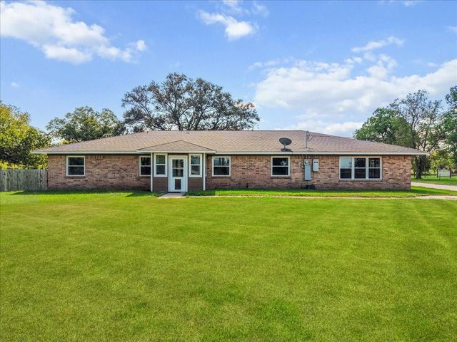 4215 County Road 182, Alvin, TX 77511