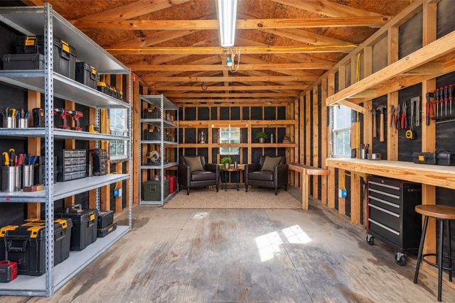 4215 County Road 182, Alvin, TX 77511