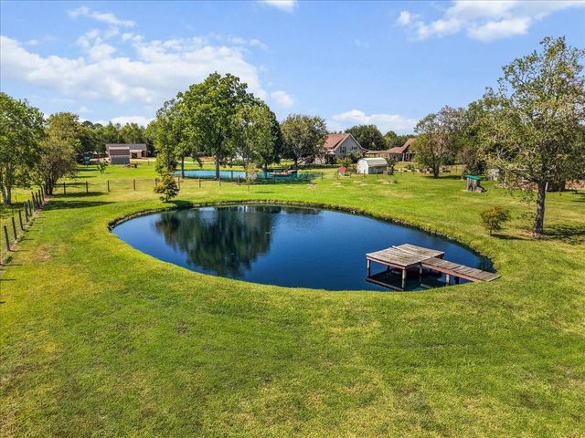 4215 County Road 182, Alvin, TX 77511