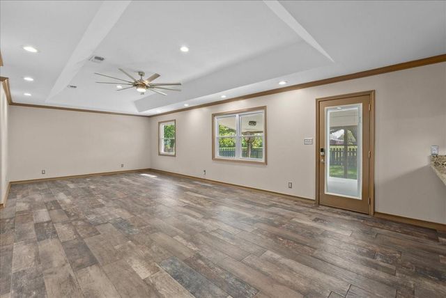 4215 County Road 182, Alvin, TX 77511