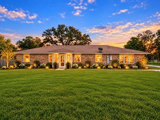 4215 County Road 182, Alvin, TX 77511
