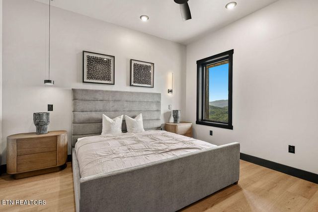 2860 Red Sky Drive, Sevierville, TN 37862